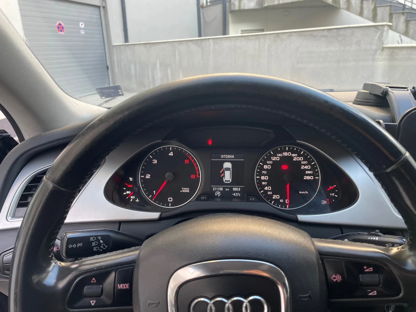 Audi A4 2.0 TDI, снимка 8 - Автомобили и джипове - 54024483