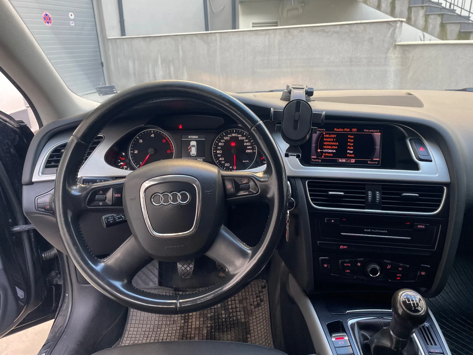 Audi A4 2.0 TDI, снимка 9 - Автомобили и джипове - 54024483