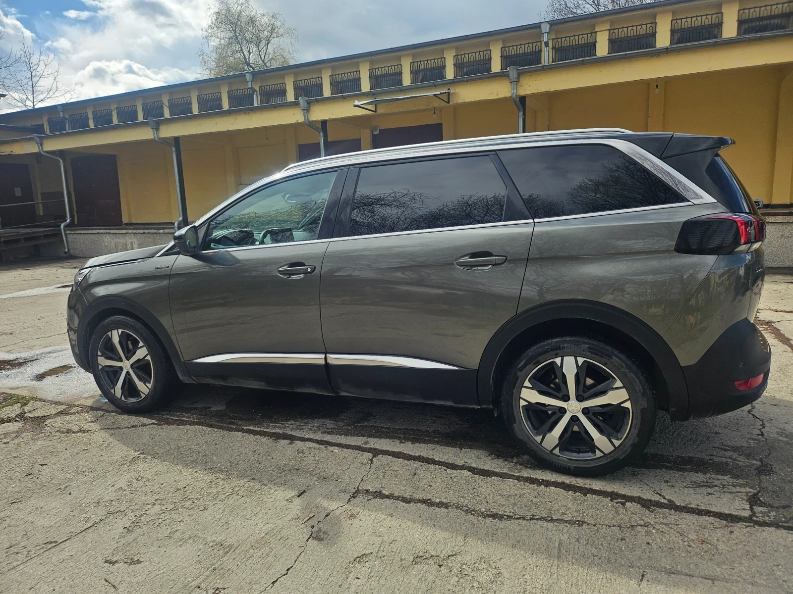 Peugeot 5008 GT, снимка 3 - Автомобили и джипове - 54091911