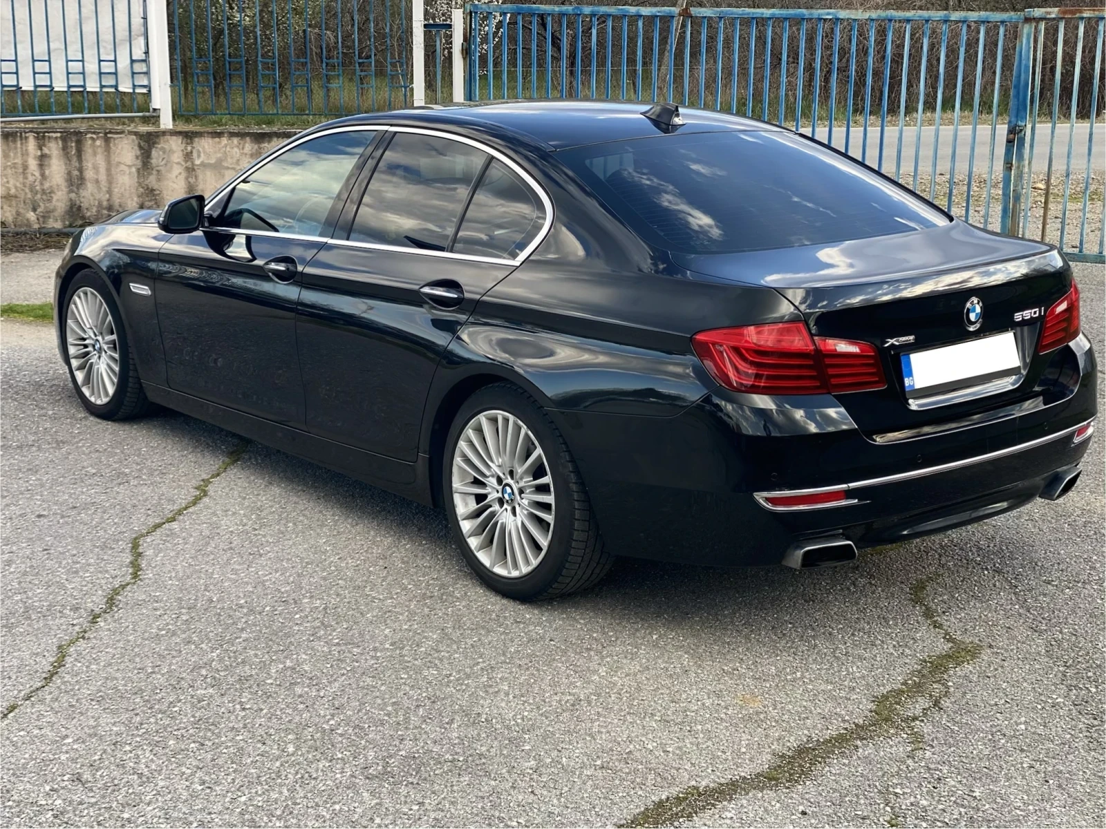 BMW 550 Facelift, xDrive, Soft Close, Pano, снимка 6 - Автомобили и джипове - 54100985
