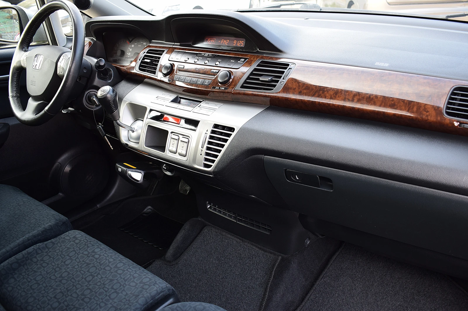 Honda Fr-v 2.0ШВЕЙЦАРИЯ/150.к.с, снимка 11 - Автомобили и джипове - 54175819