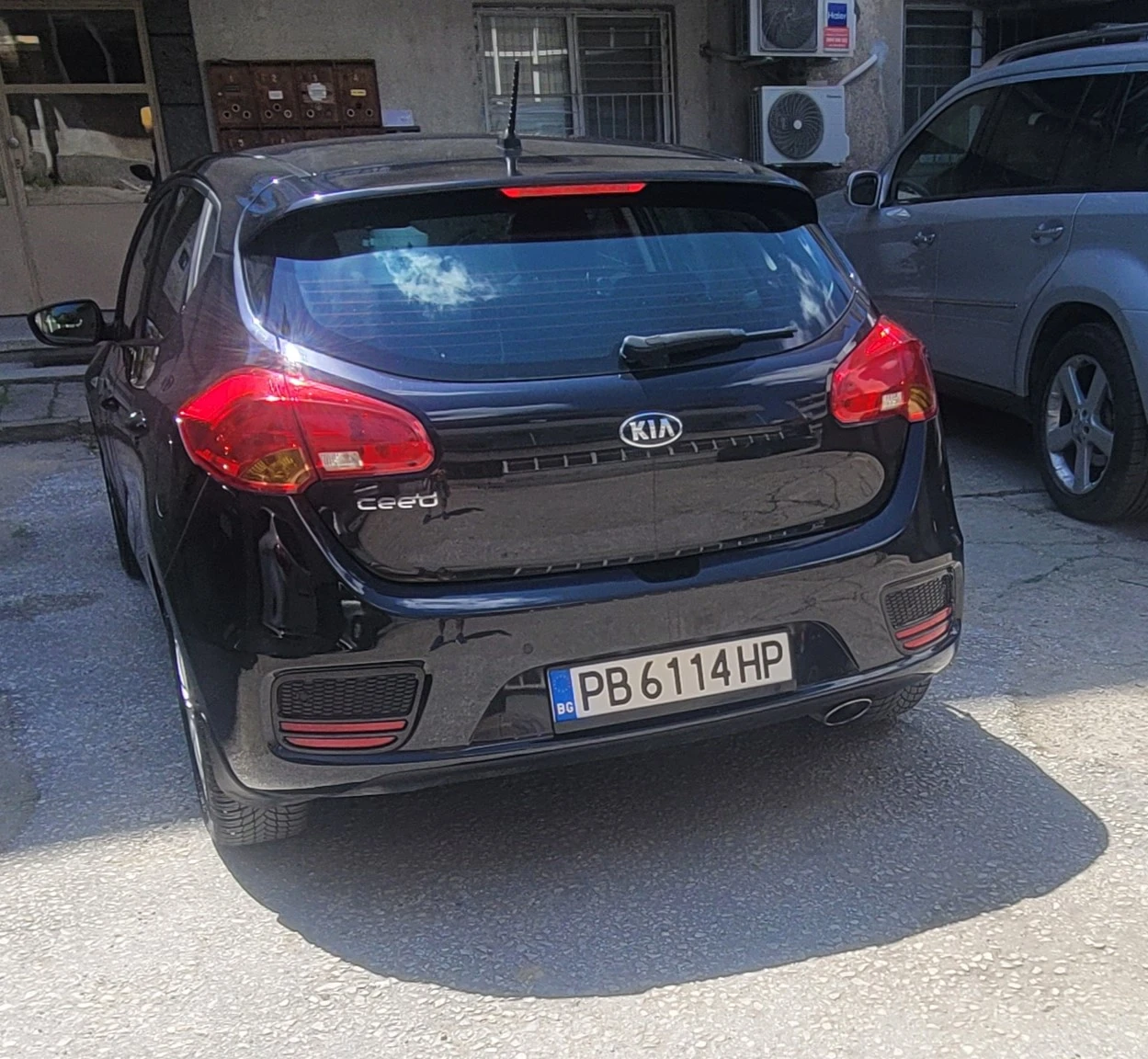 Kia Ceed 1.4 Напълно обслужен, снимка 4 - Автомобили и джипове - 54495957