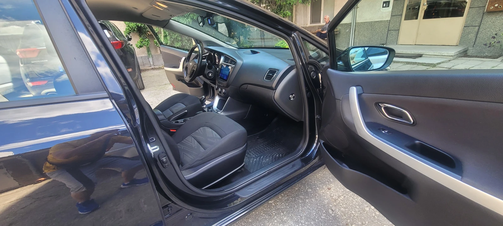 Kia Ceed 1.4 Напълно обслужен, снимка 7 - Автомобили и джипове - 54495957