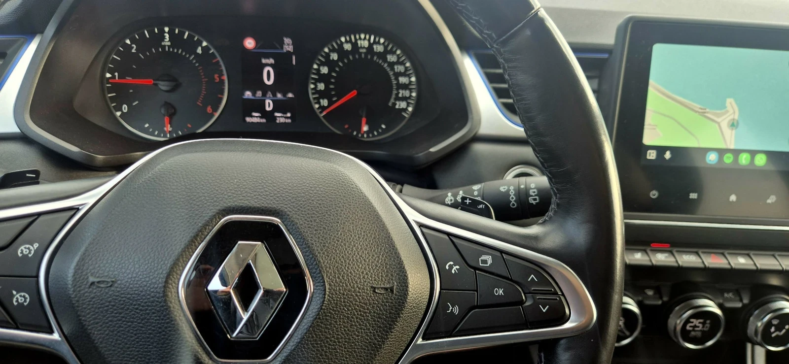 Renault Captur, снимка 11 - Автомобили и джипове - 54556975