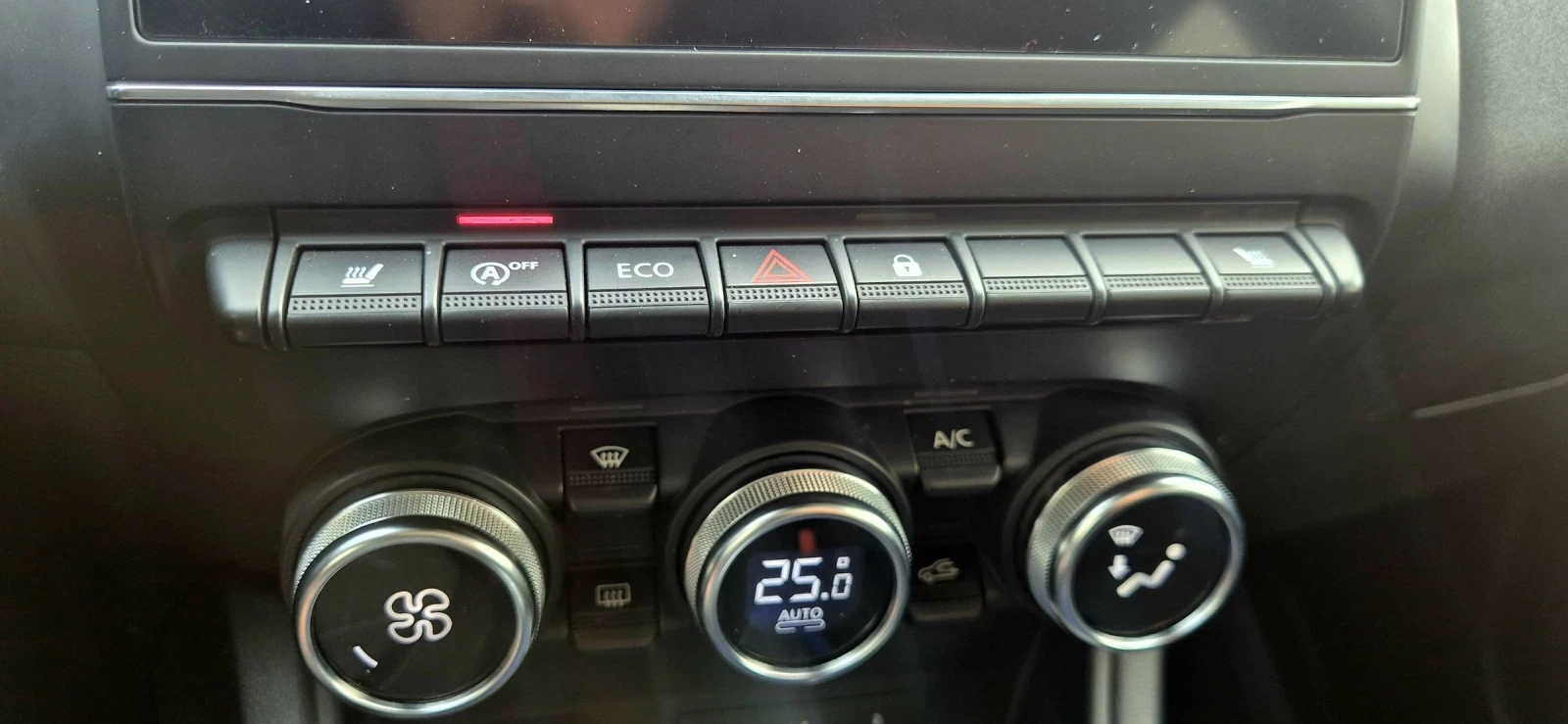 Renault Captur, снимка 6 - Автомобили и джипове - 54556975