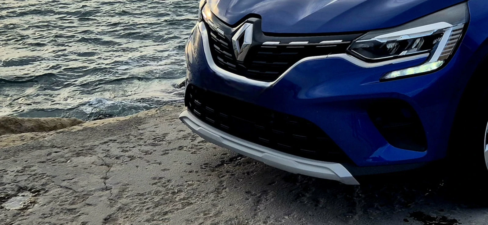 Renault Captur, снимка 3 - Автомобили и джипове - 54556975