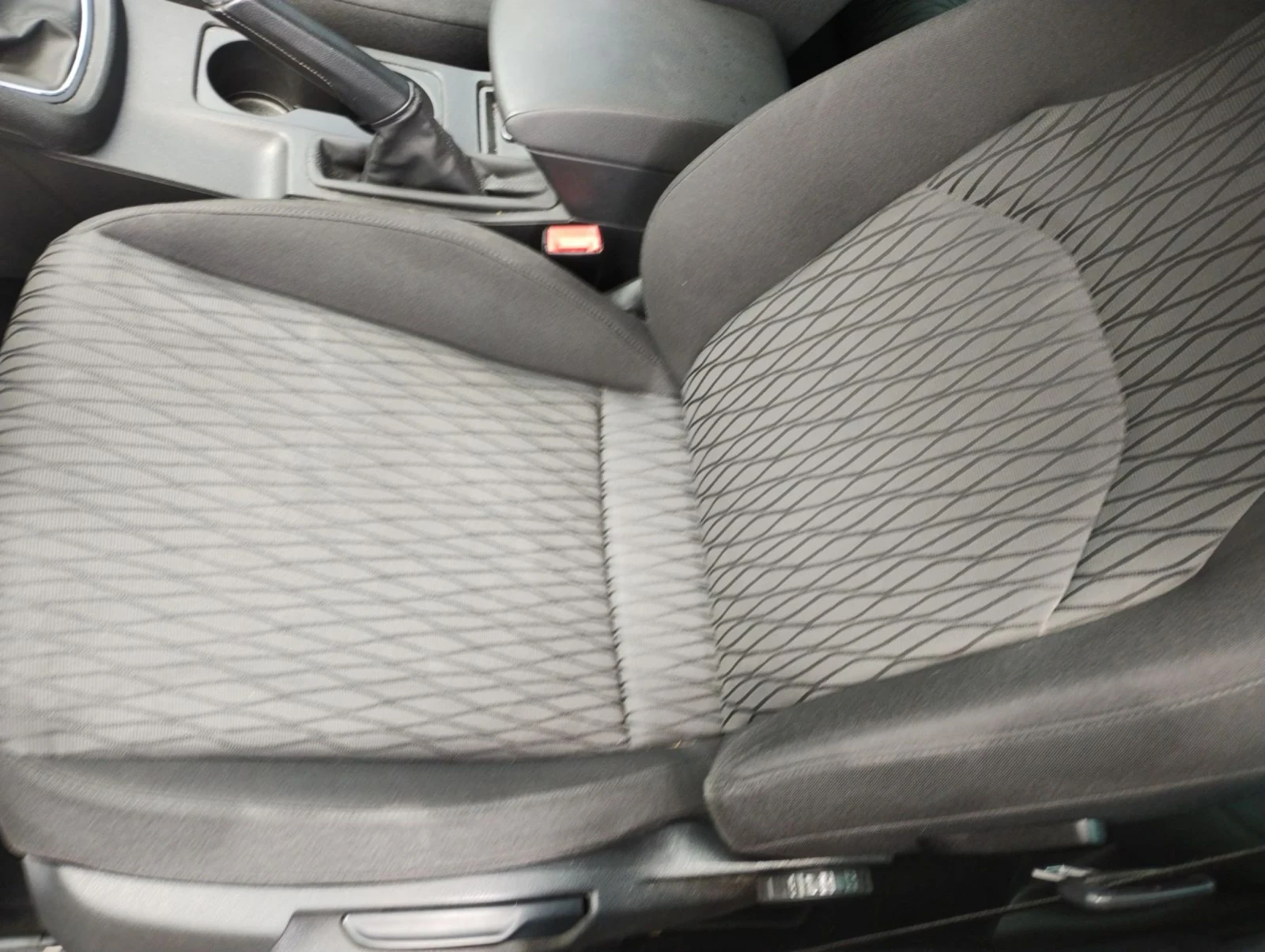 Seat Leon 1.2 TSI 105к.с , снимка 11 - Автомобили и джипове - 54568192