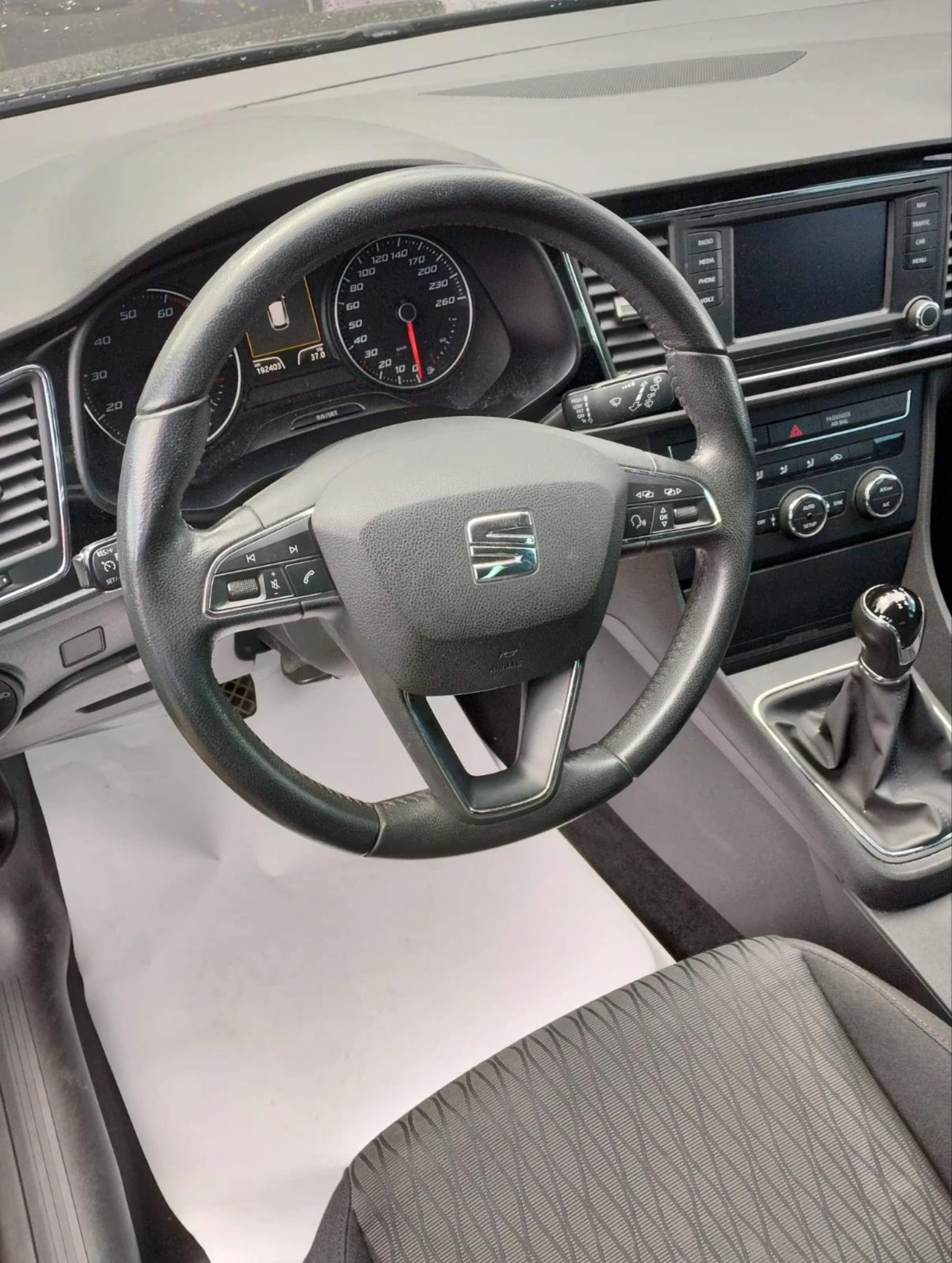 Seat Leon 1.2 TSI 105к.с , снимка 12 - Автомобили и джипове - 54568192