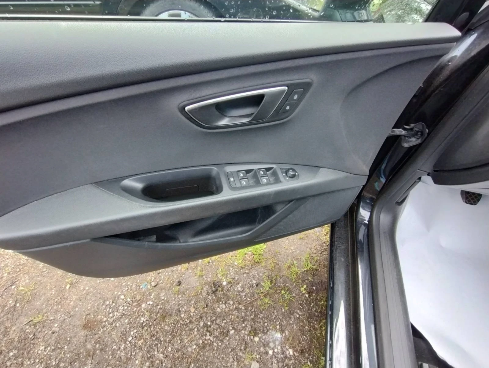 Seat Leon 1.2 TSI 105к.с , снимка 14 - Автомобили и джипове - 54568192