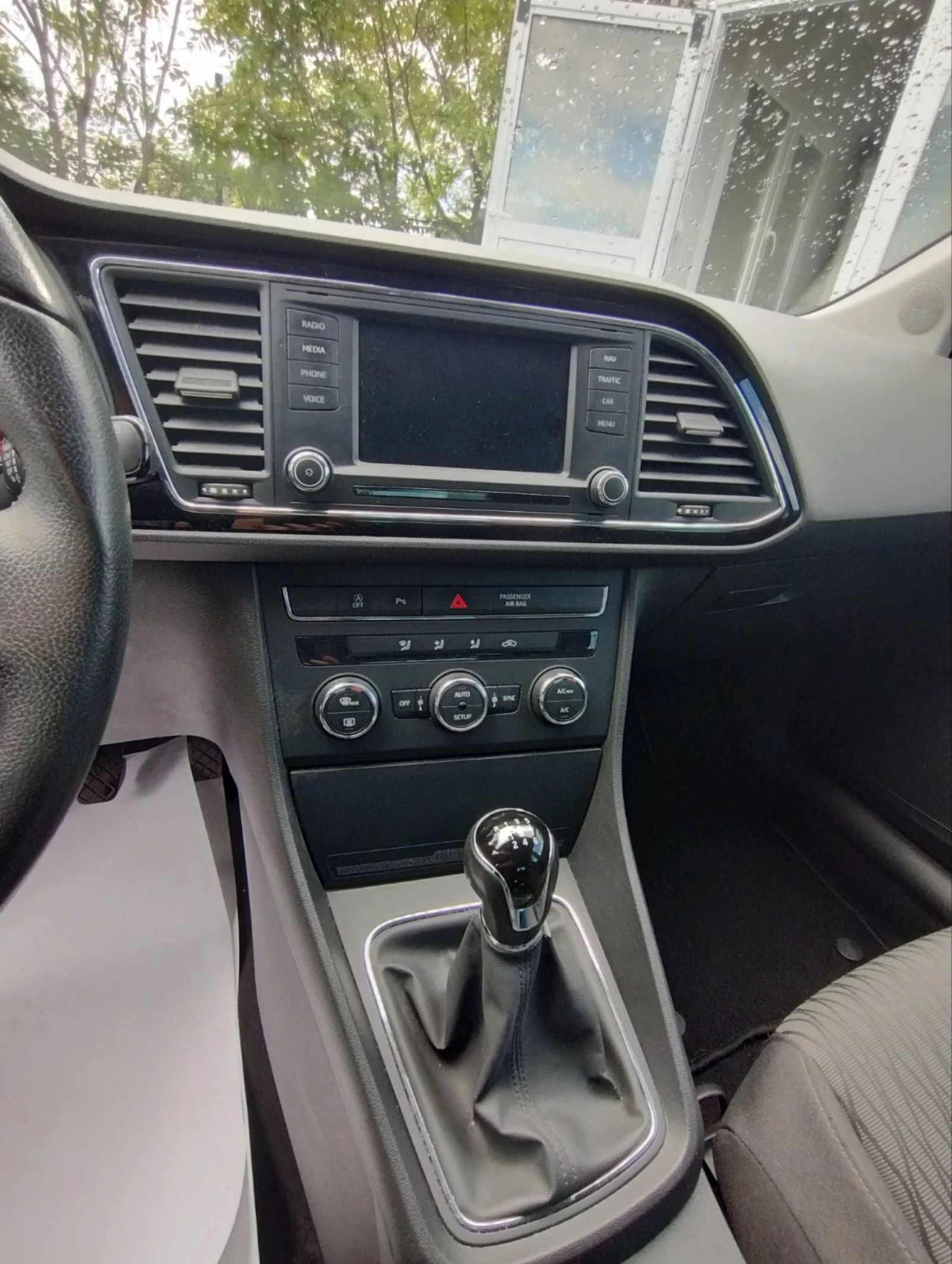 Seat Leon 1.2 TSI 105к.с , снимка 10 - Автомобили и джипове - 54568192