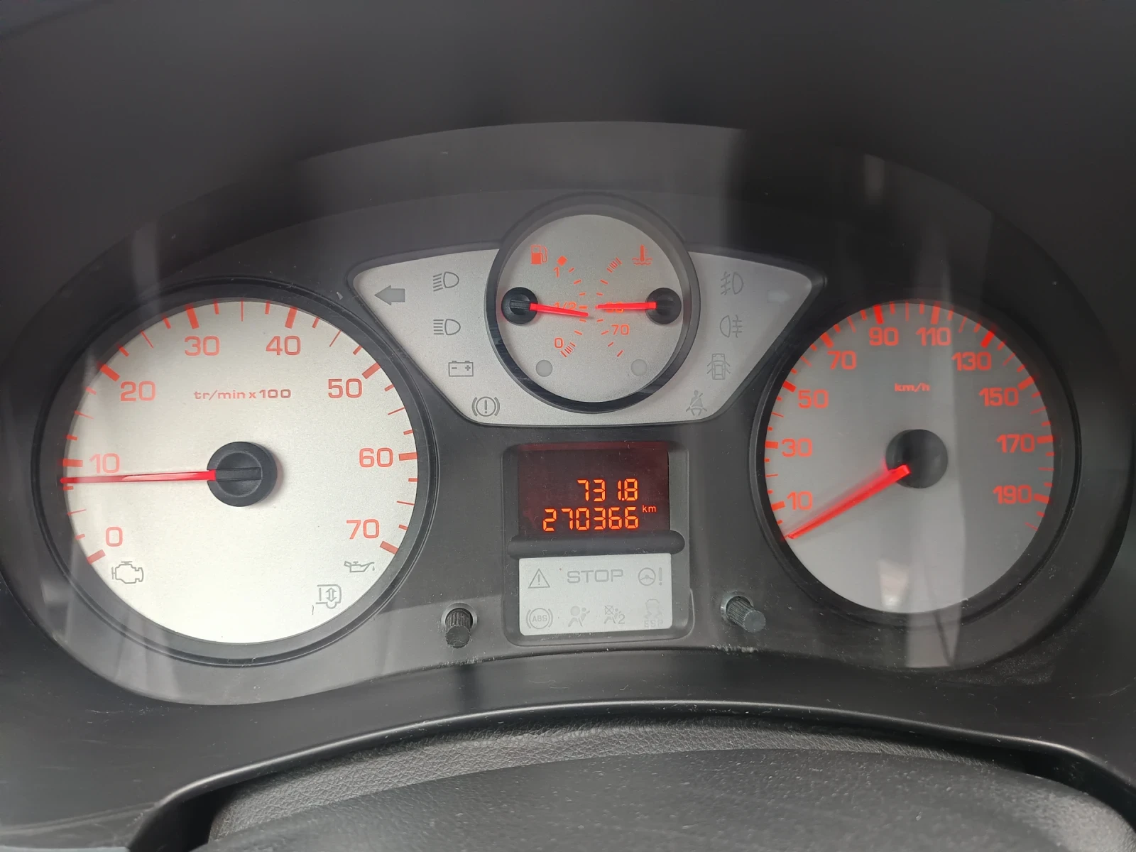 Peugeot Partner 1.6i Tepee, снимка 10 - Автомобили и джипове - 54810250