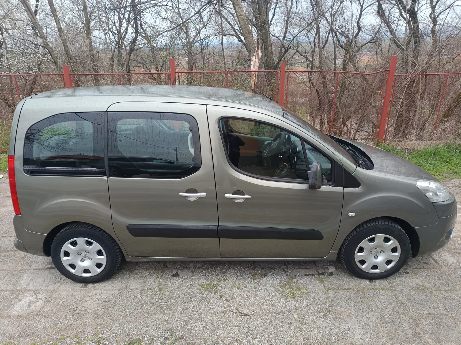 Peugeot Partner 1.6i Tepee, снимка 3 - Автомобили и джипове - 54810250