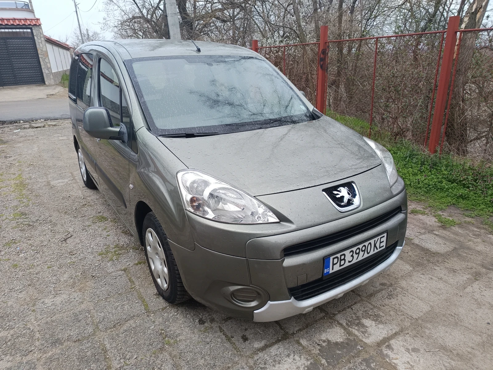 Peugeot Partner 1.6i Tepee, снимка 2 - Автомобили и джипове - 54810250