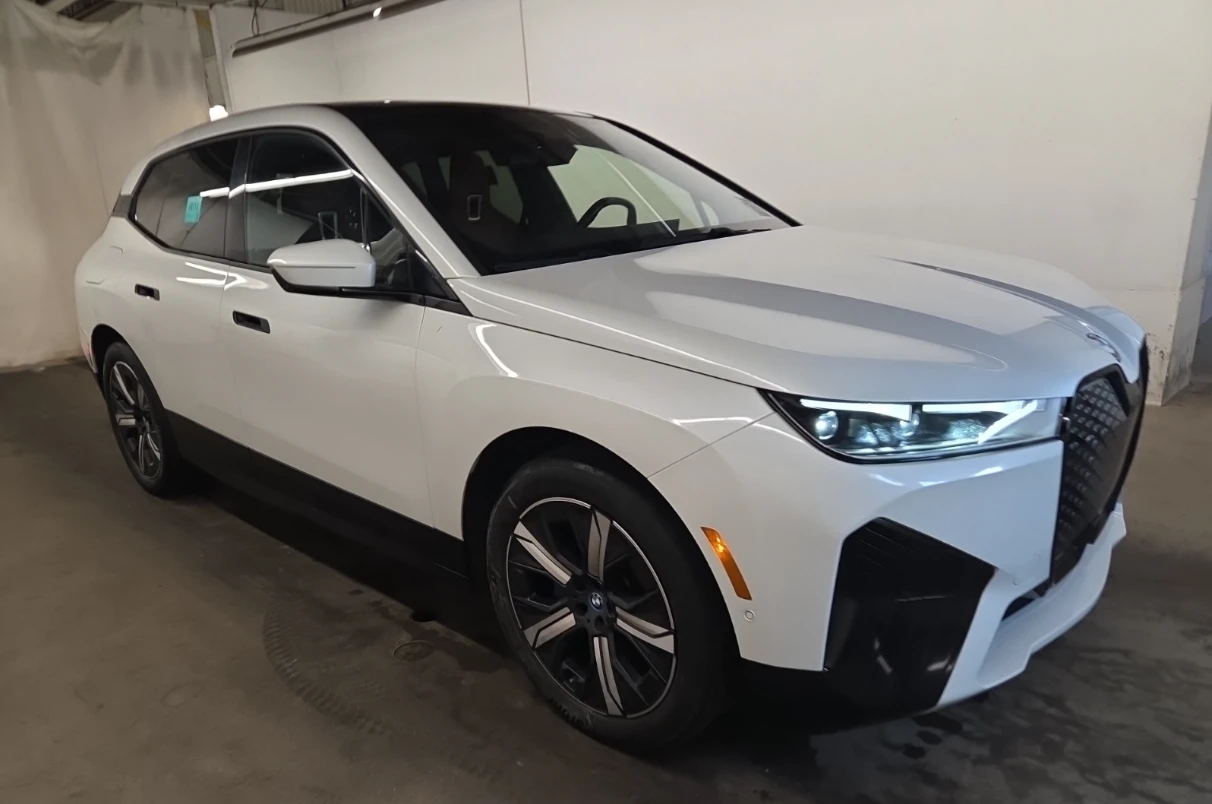 BMW iX 50* xDrive* Harman* 360CAM* УНИКАТ, снимка 3 - Автомобили и джипове - 55227045