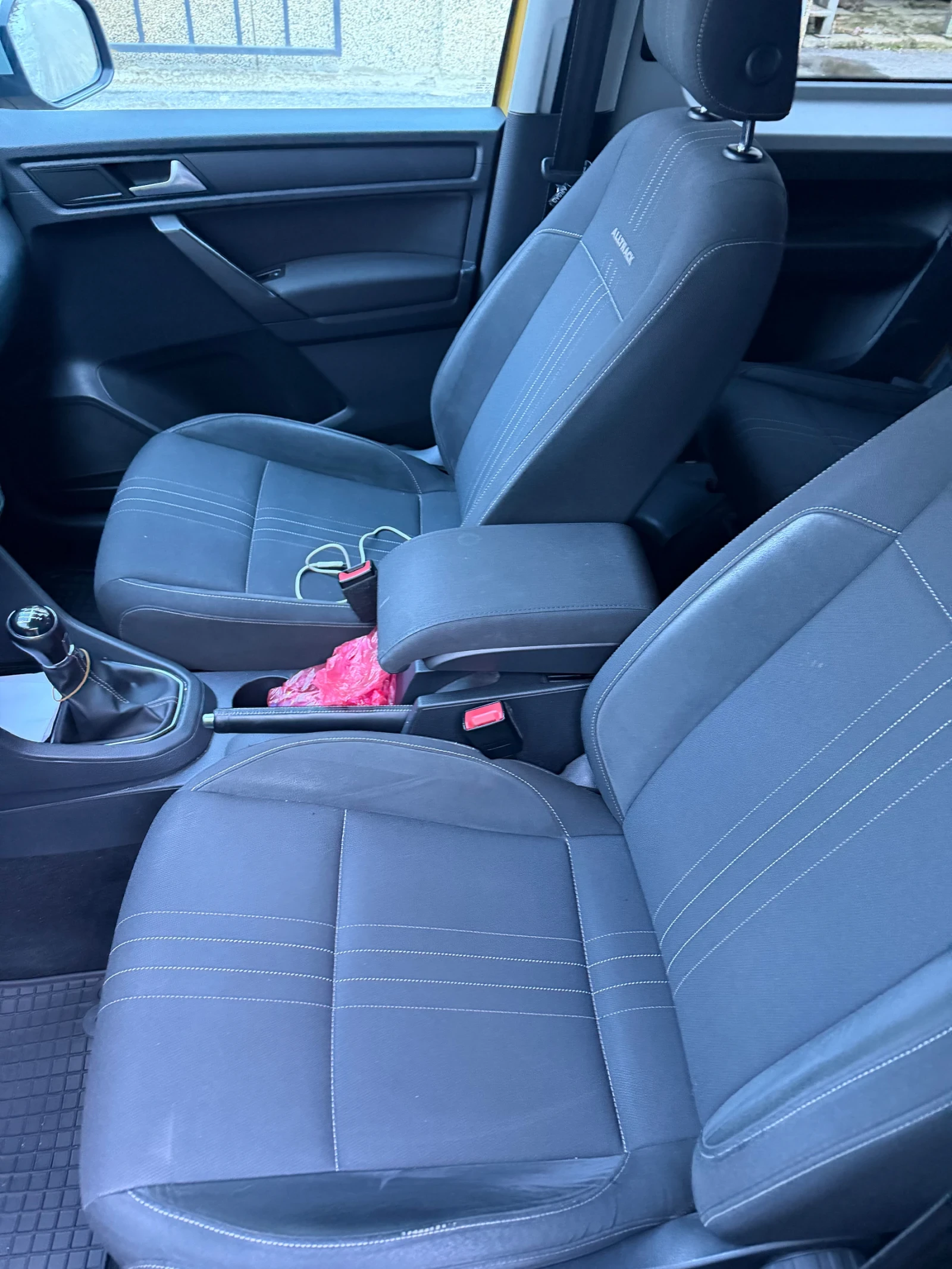 VW Caddy 4motion 2.0TDI, снимка 3 - Автомобили и джипове - 55326769
