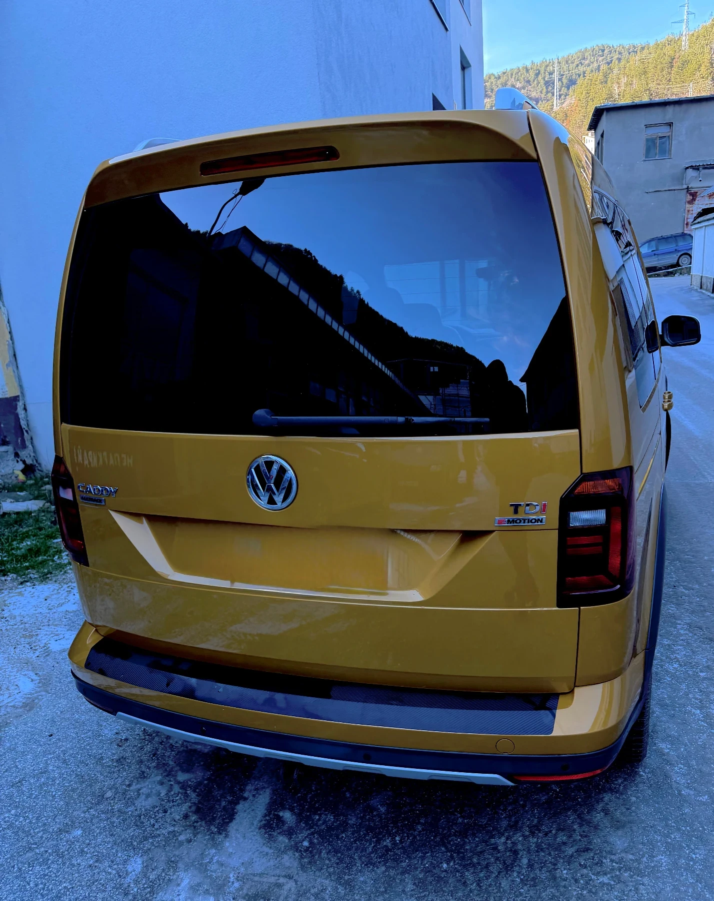 VW Caddy 4motion 2.0TDI, снимка 8 - Автомобили и джипове - 55326769