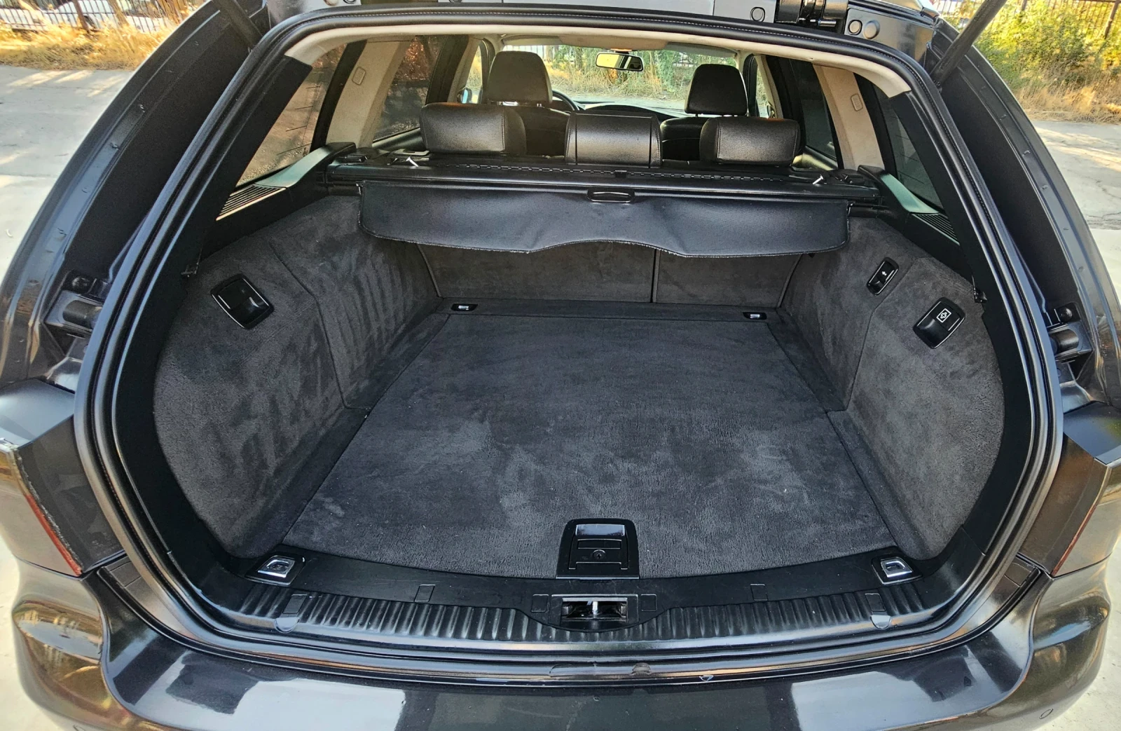 BMW 525 D/177к/КОЖА/ПАНОРАМА/XENON/ВС. ПЛАТЕНО, снимка 13 - Автомобили и джипове - 55567082
