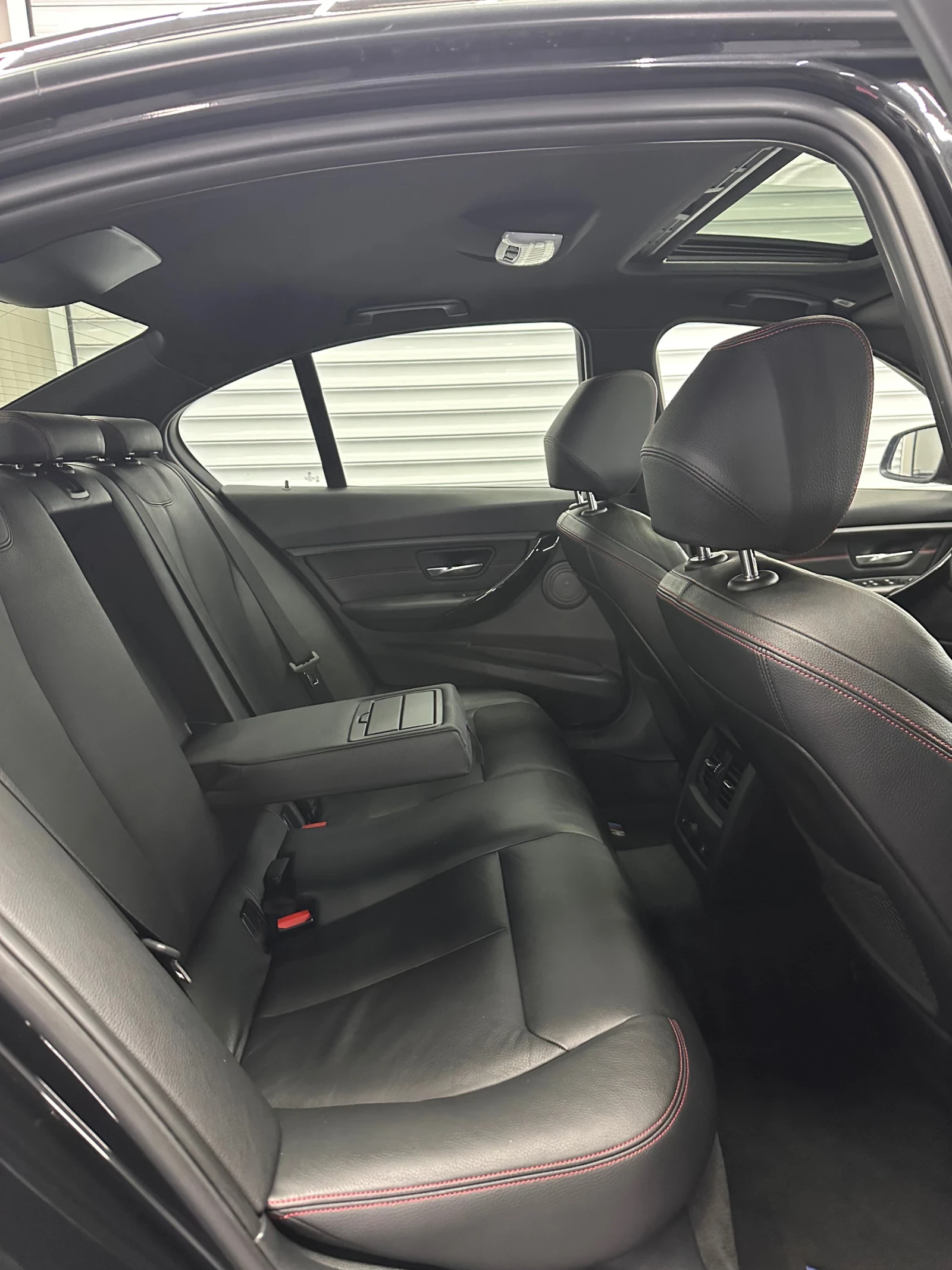 BMW 335 Full/Harman/теглич/Performance, снимка 11 - Автомобили и джипове - 55670373