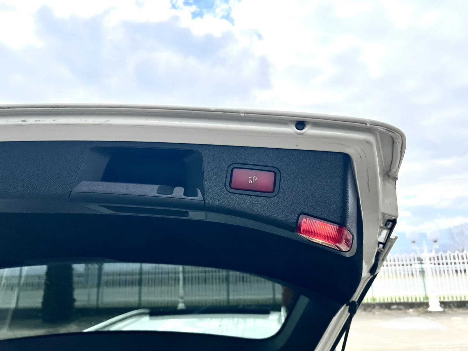 Mercedes-Benz E 350 350 cdi AMG, снимка 7 - Автомобили и джипове - 55723880
