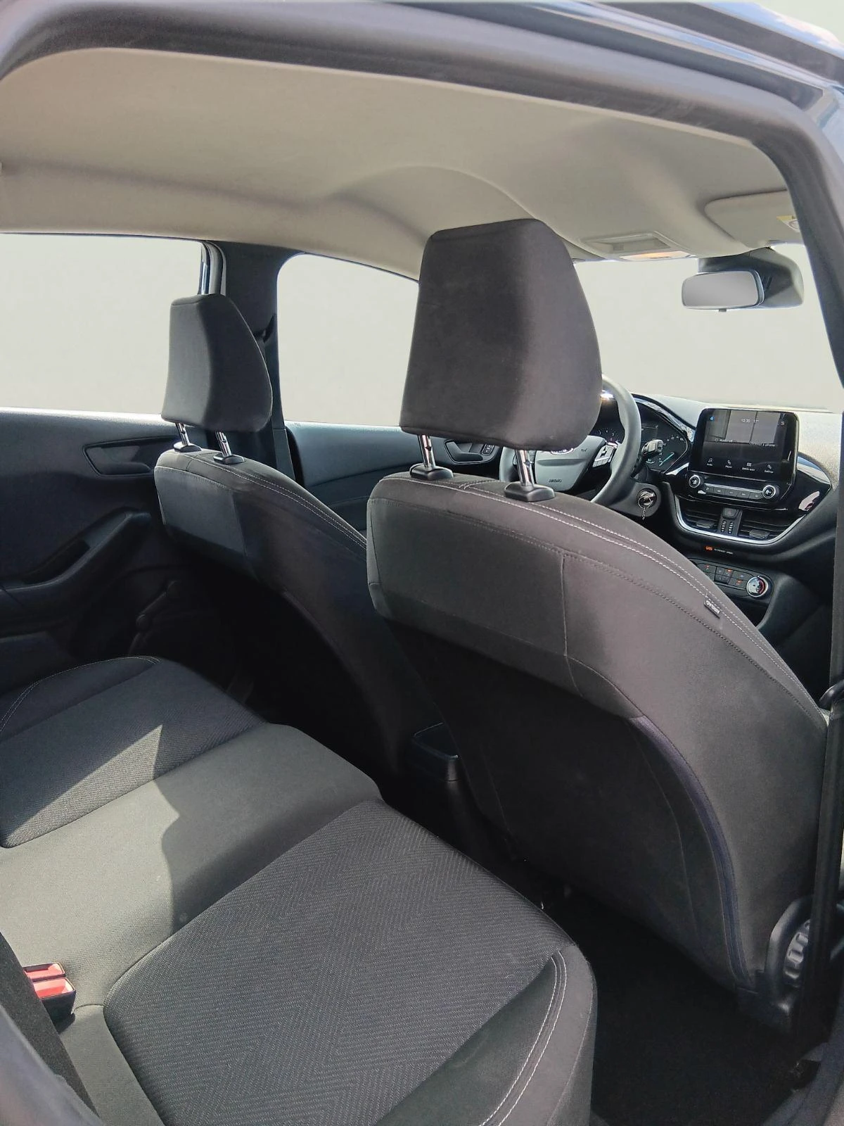 Ford Fiesta 1.1, снимка 9 - Автомобили и джипове - 56341511