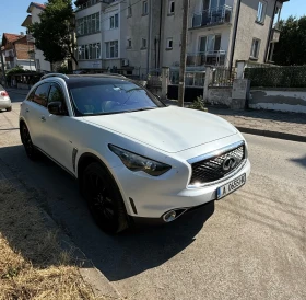 Infiniti QX70, снимка 2