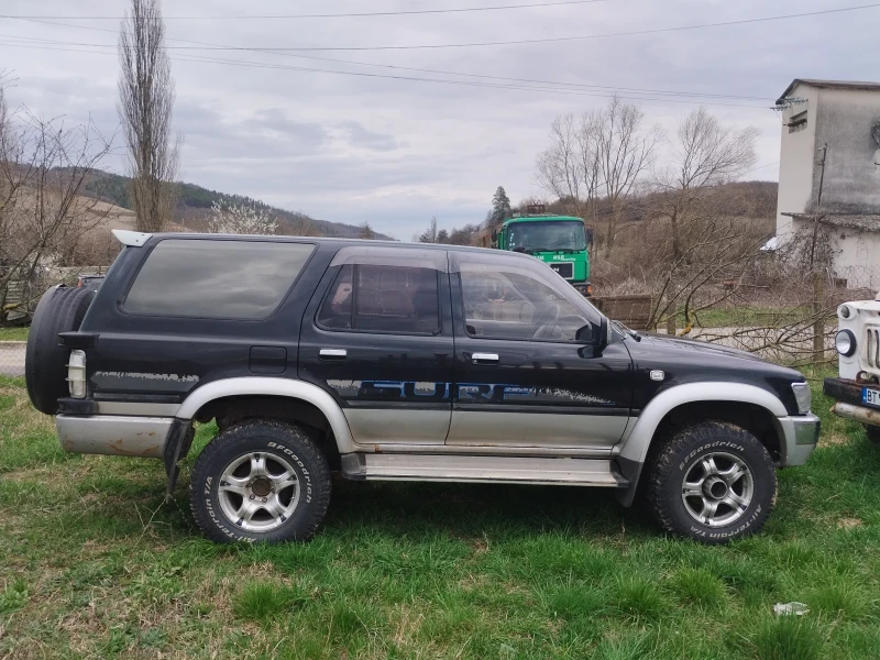 Toyota Hilux 2400, снимка 8 - Автомобили и джипове - 48405067