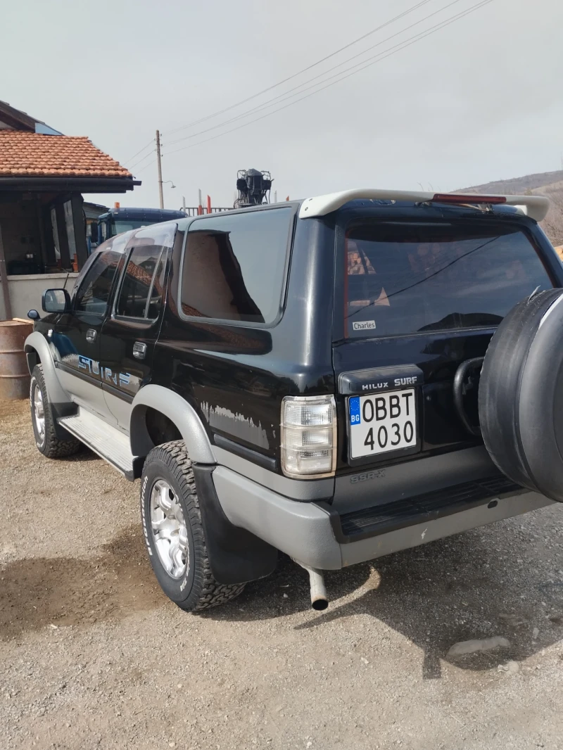 Toyota Hilux 2400, снимка 11 - Автомобили и джипове - 49455839