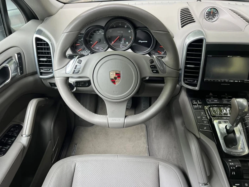 Porsche Cayenne 3.6 XENON/NAVI/KAMERA/PODGREV/KOJA/UNIKAT, снимка 15 - Автомобили и джипове - 47135358