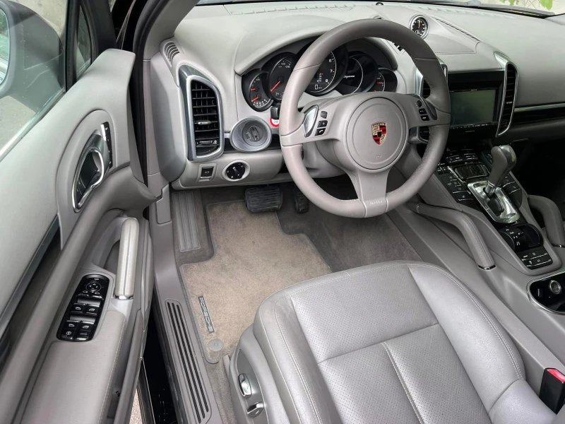 Porsche Cayenne 3.6 XENON/NAVI/KAMERA/PODGREV/KOJA/UNIKAT, снимка 9 - Автомобили и джипове - 47135358