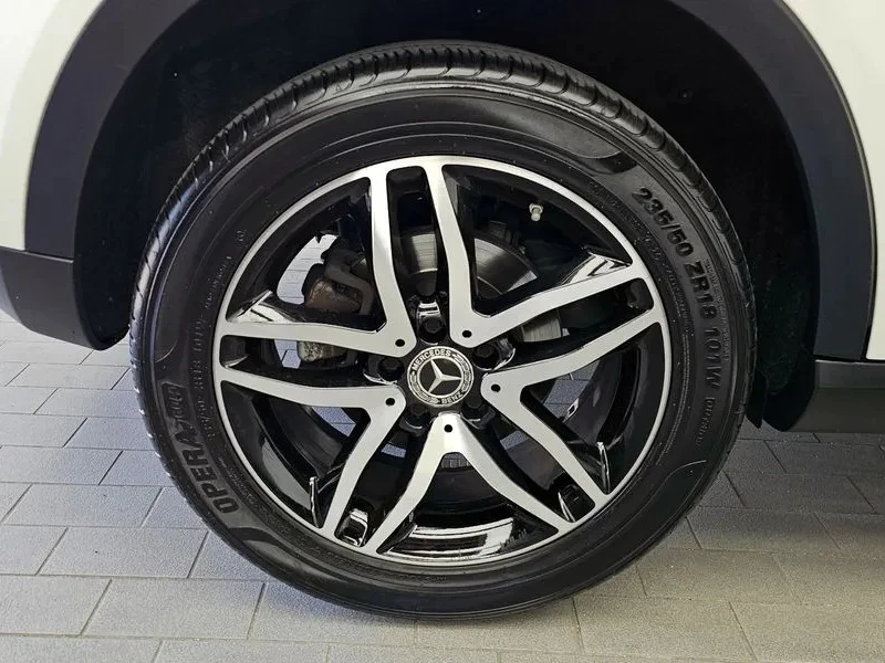 Mercedes-Benz GLA 200, снимка 5 - Автомобили и джипове - 54750788