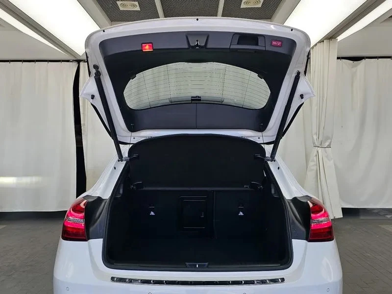 Mercedes-Benz GLA 200, снимка 15 - Автомобили и джипове - 54750788