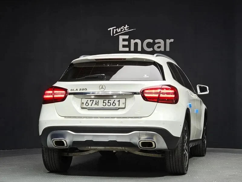 Mercedes-Benz GLA 200, снимка 4 - Автомобили и джипове - 54750788
