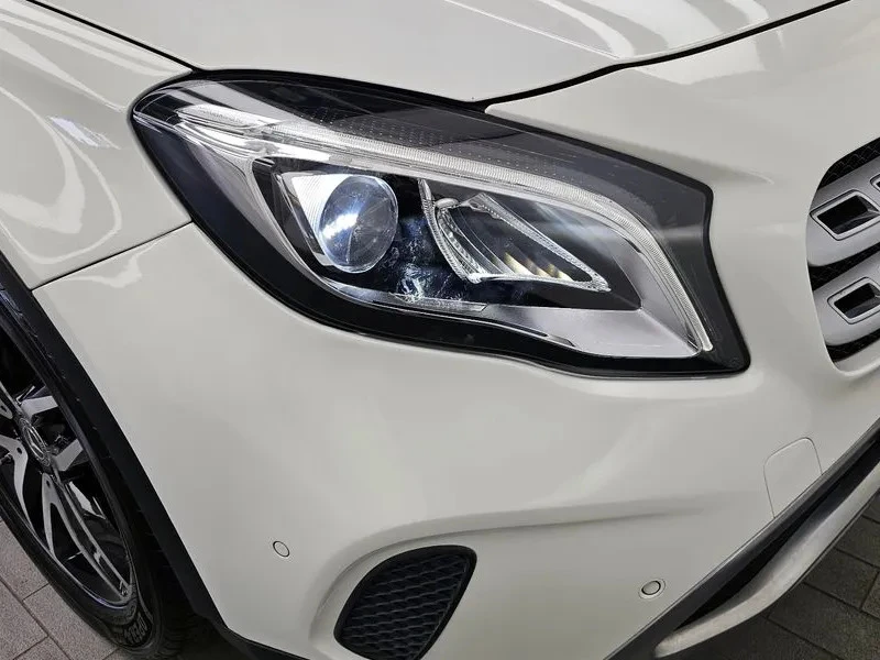 Mercedes-Benz GLA 200, снимка 16 - Автомобили и джипове - 54750788