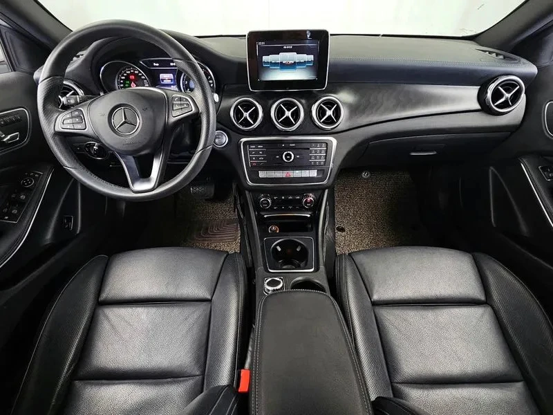 Mercedes-Benz GLA 200, снимка 7 - Автомобили и джипове - 54750788