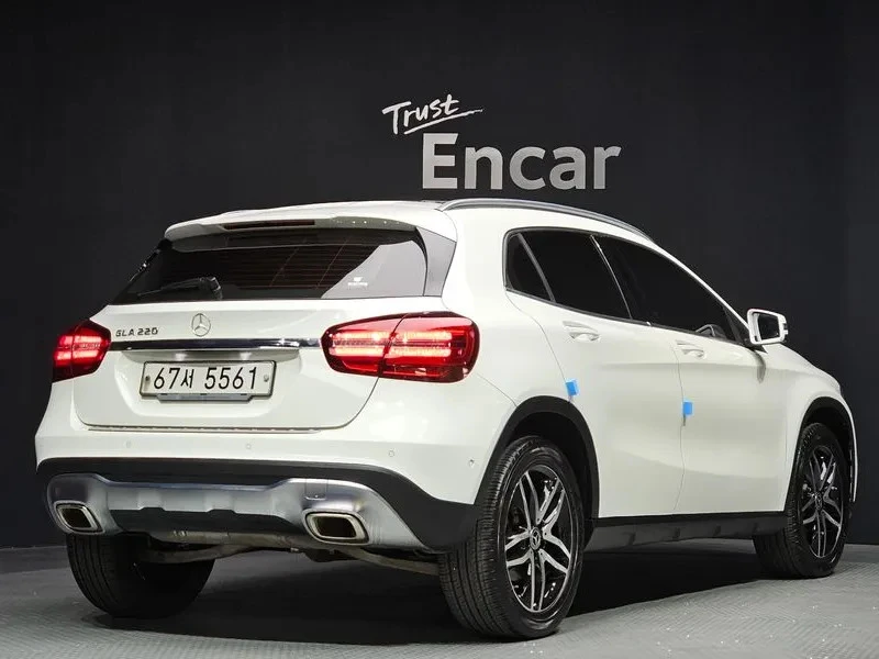 Mercedes-Benz GLA 200, снимка 2 - Автомобили и джипове - 54750788