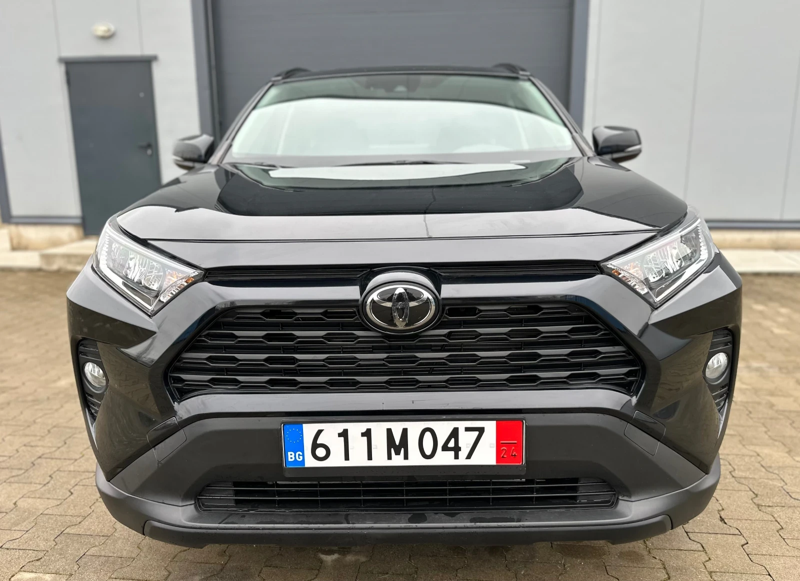 Toyota Rav4 2.5 XLE AWD - изображение 2