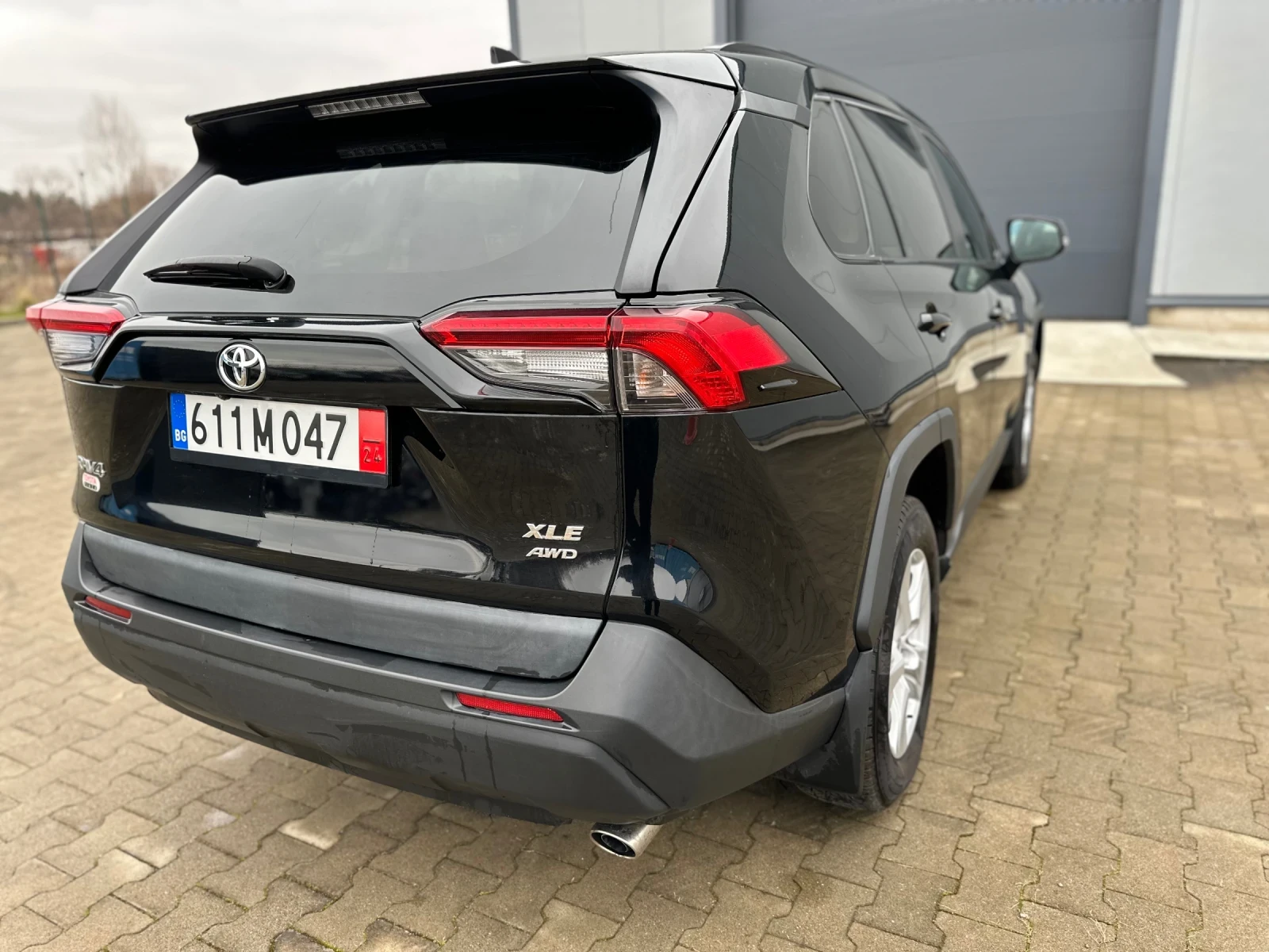 Toyota Rav4 2.5 XLE AWD - изображение 4