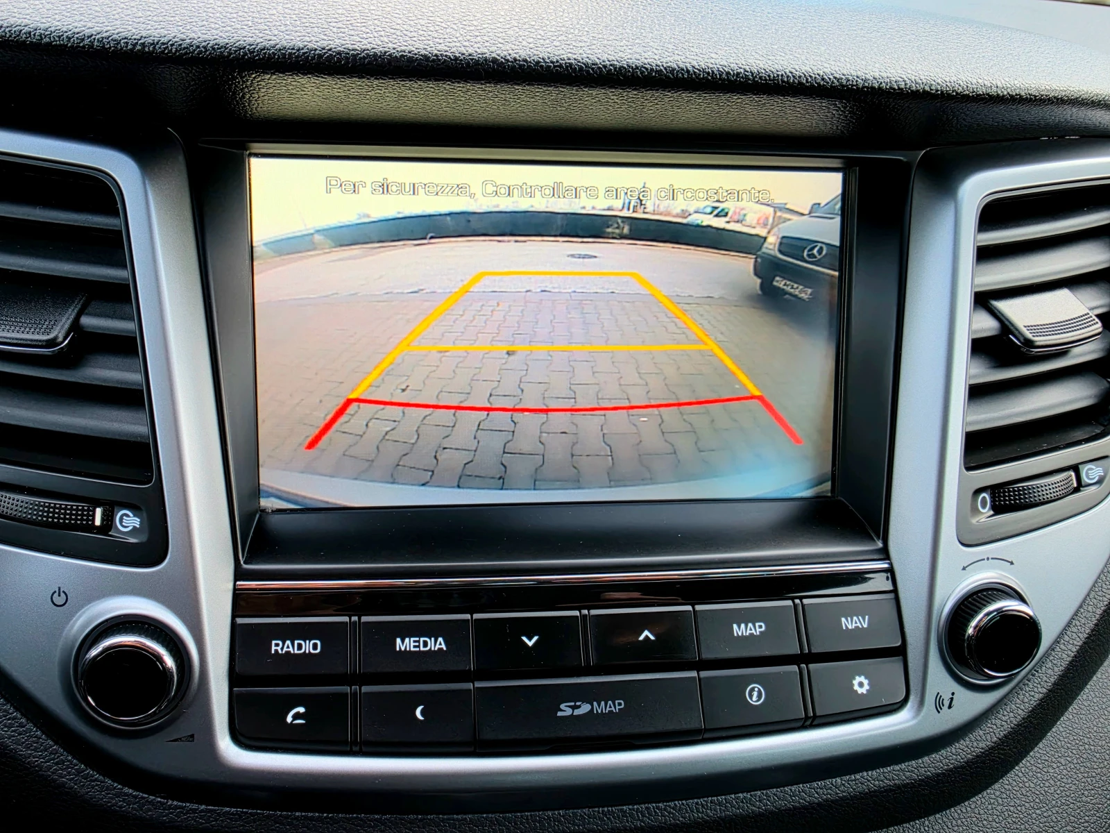 Hyundai Tucson 1.7CRDI* NAVI* LED* TOP* , снимка 15 - Автомобили и джипове - 53916389