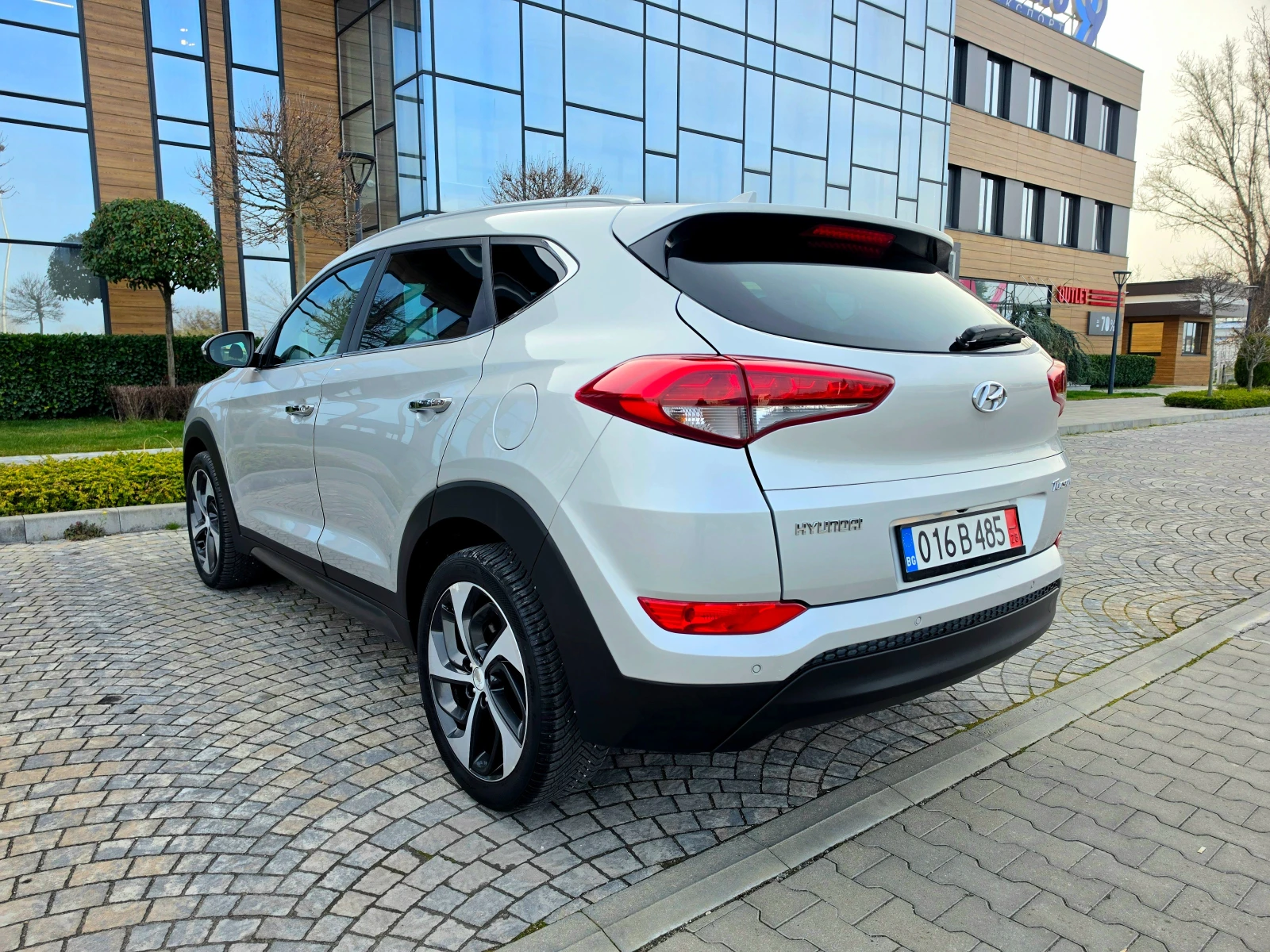 Hyundai Tucson 1.7CRDI* NAVI* LED* TOP* , снимка 7 - Автомобили и джипове - 53916389