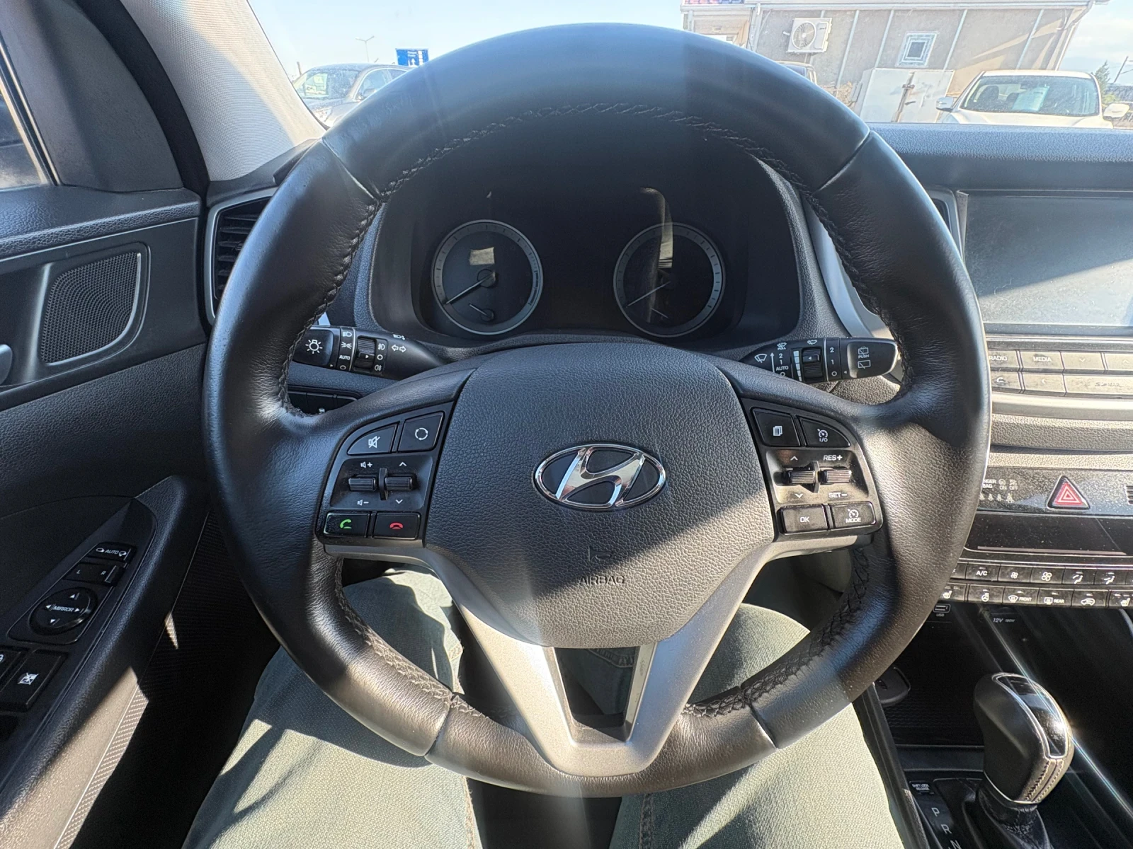 Hyundai Tucson, снимка 17 - Автомобили и джипове - 54314129