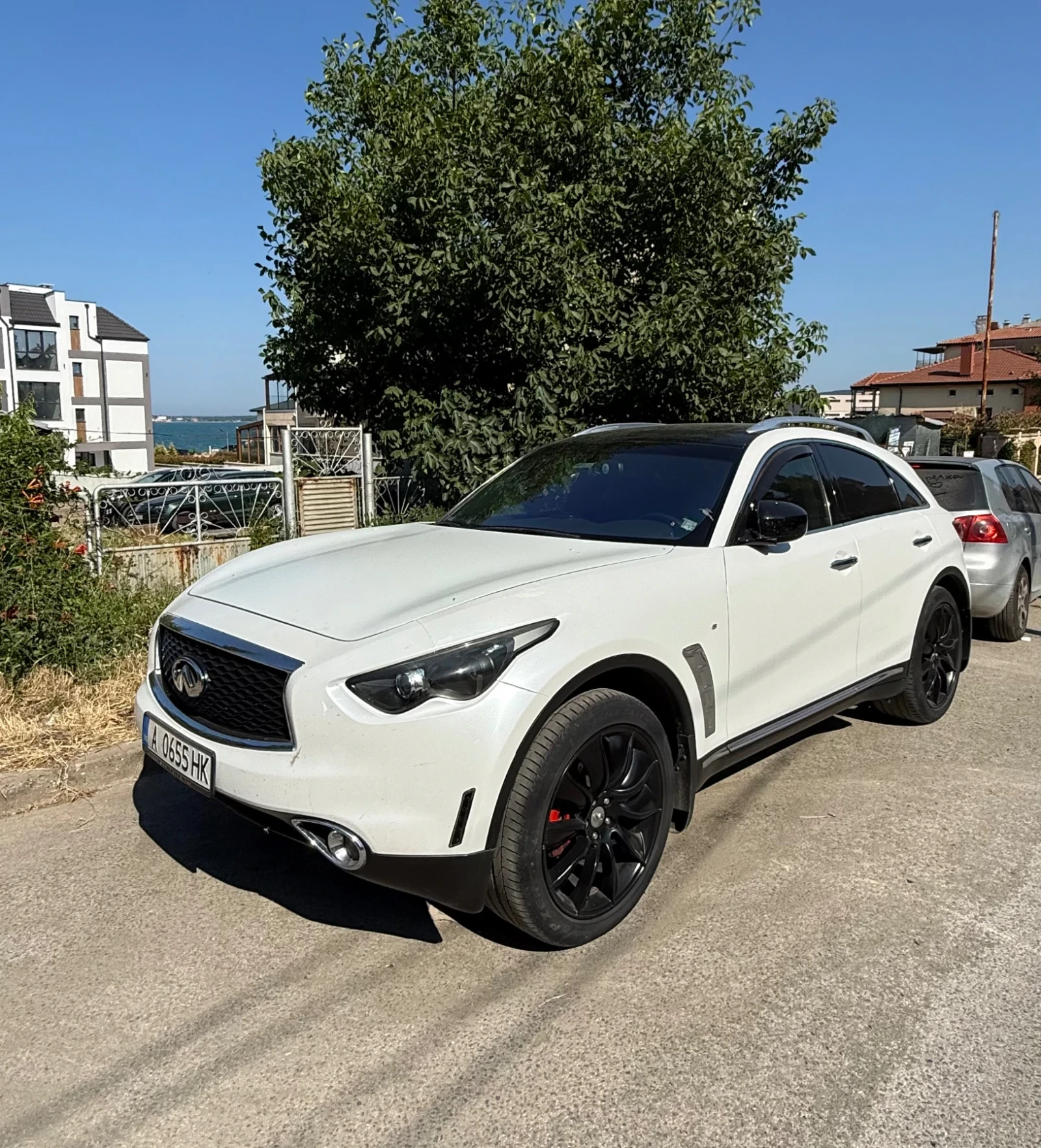 Infiniti QX70