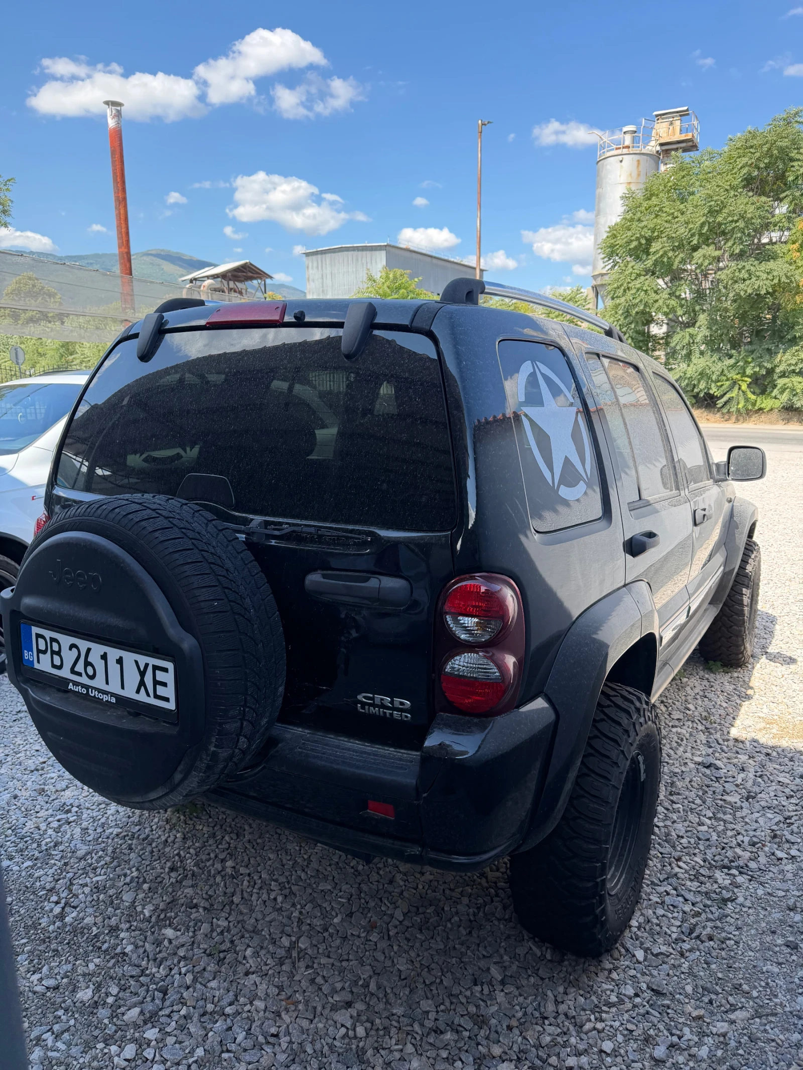 Jeep Cherokee Kj 6скорости, снимка 3 - Автомобили и джипове - 55672363