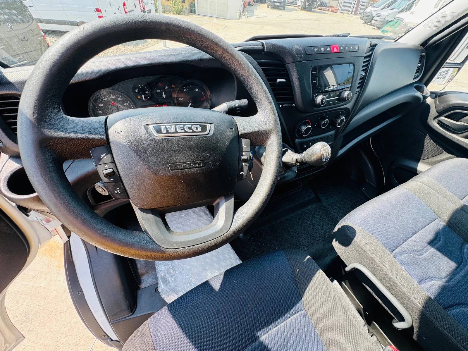 Iveco 35s16 Хладилен!Немски!КАТО НОВ!ТОП!ТОП!ТОП!НАВИ!КЛИМАТР!, снимка 12 - Бусове и автобуси - 55968858
