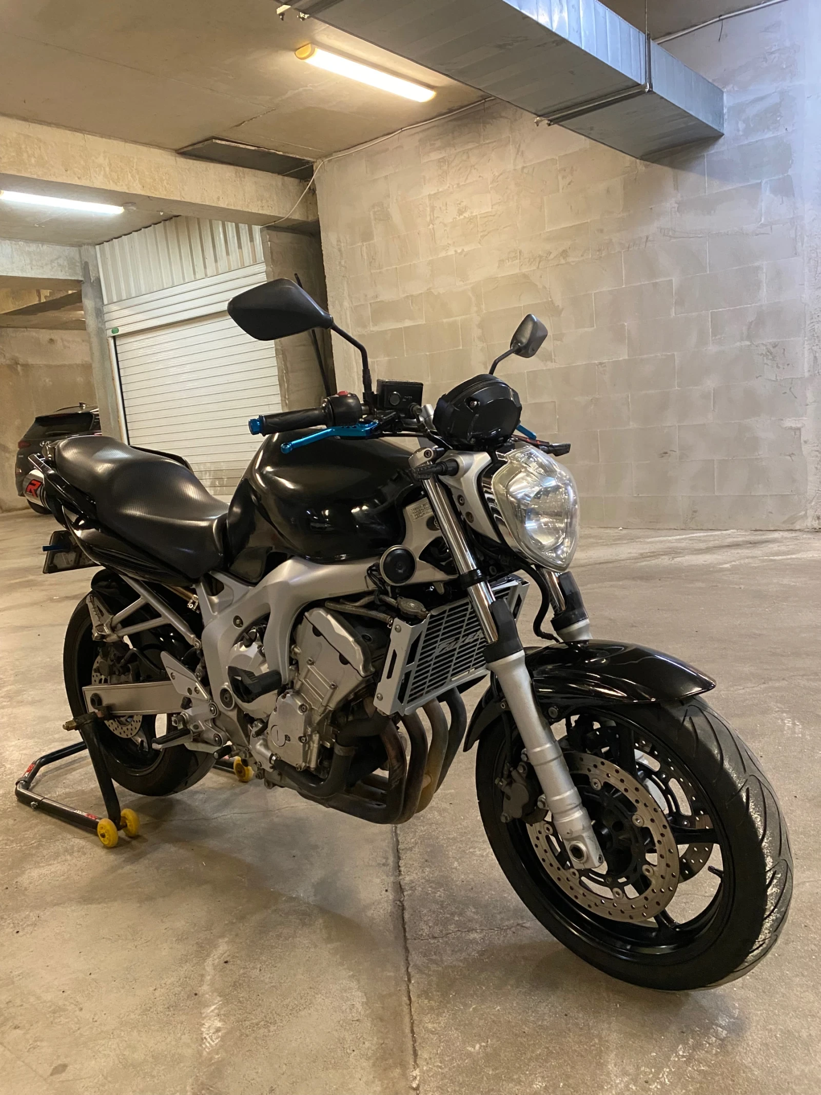 Yamaha FZ6