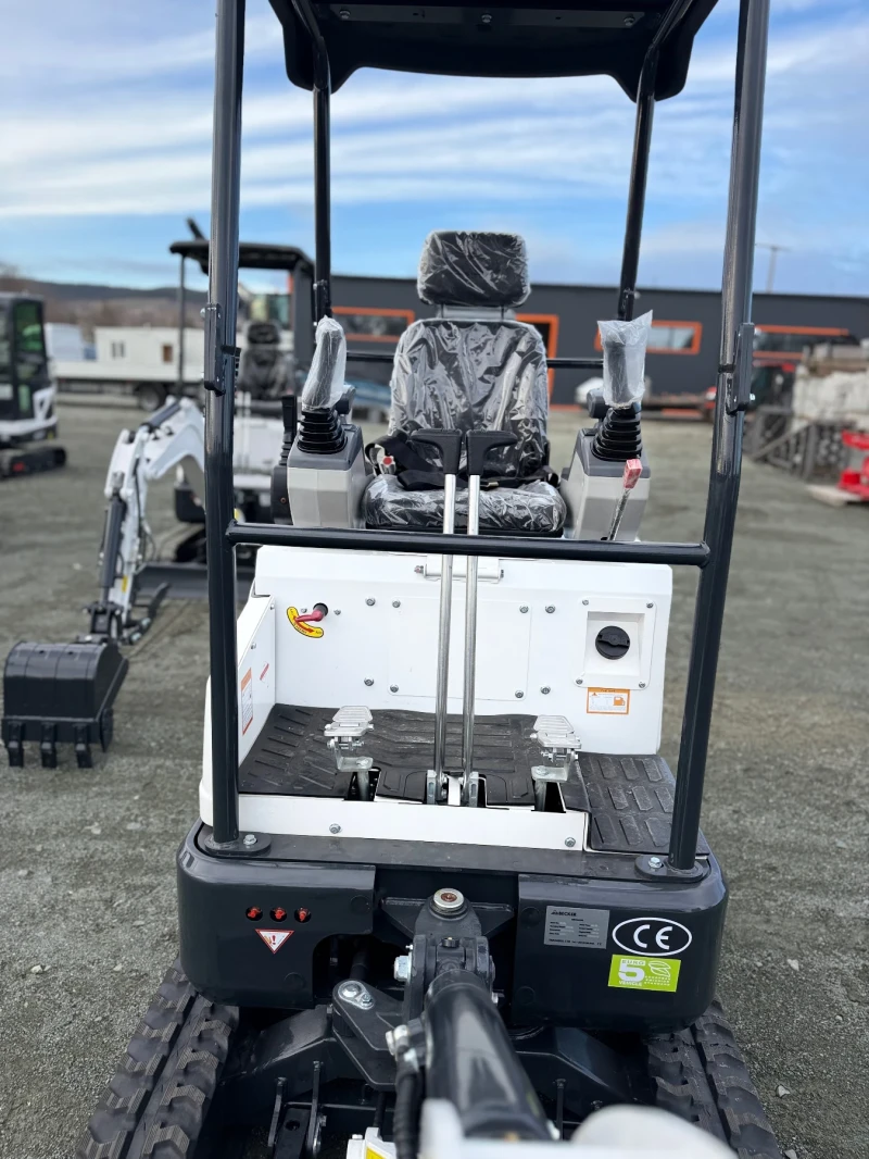 Багер Kubota BECKER B-17, снимка 12 - Индустриална техника - 49279953