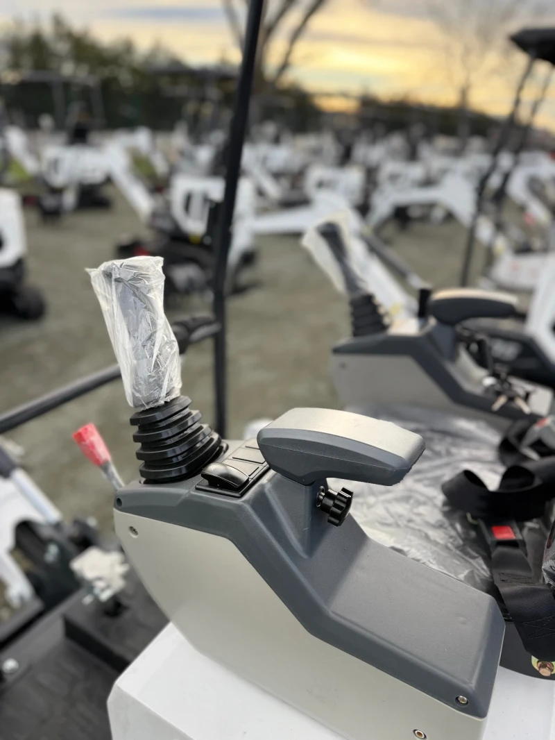 Багер Kubota BECKER B-17, снимка 11 - Индустриална техника - 49279953