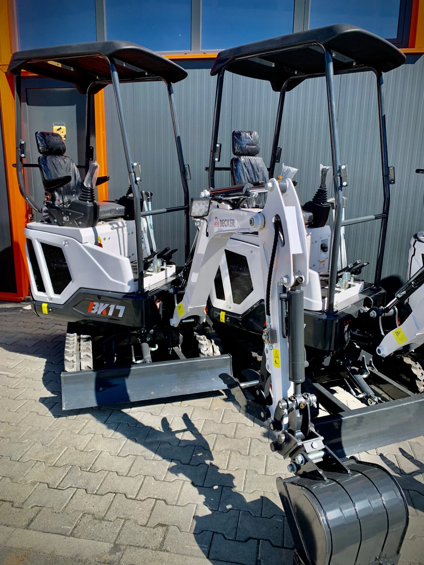 Багер Kubota BECKER B-17, снимка 1