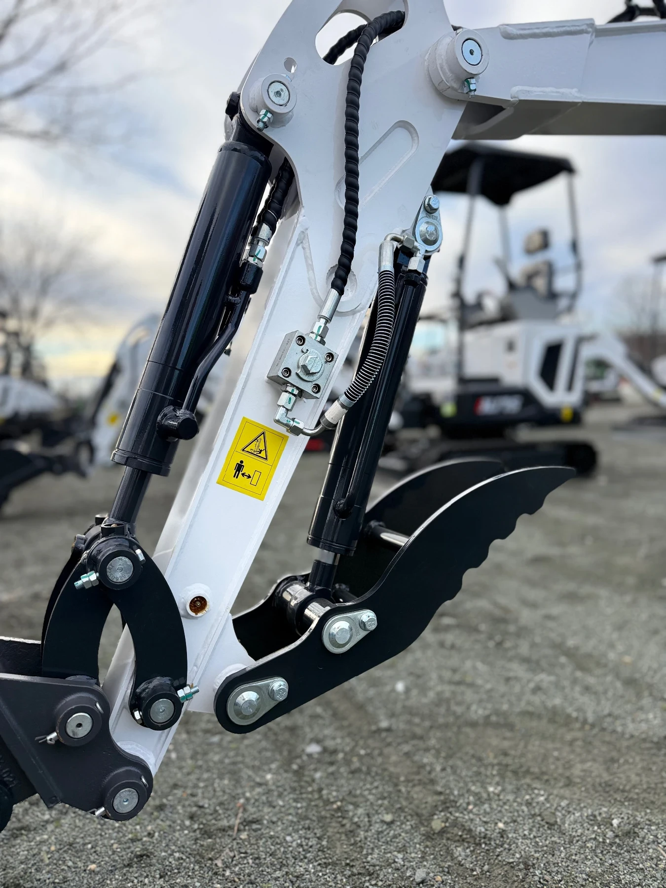 Багер Kubota BECKER B-17 - изображение 2