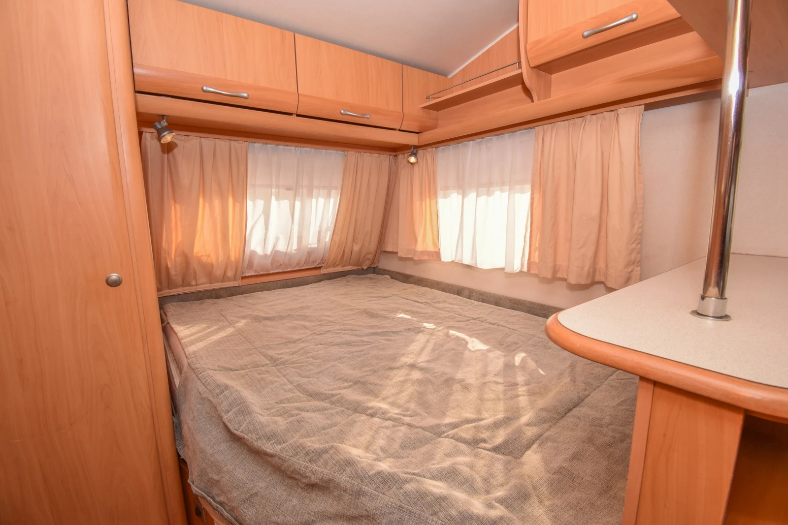 Каравана Beyerland Sprinter LITE 440-LB, снимка 13 - Каравани и кемпери - 55199502