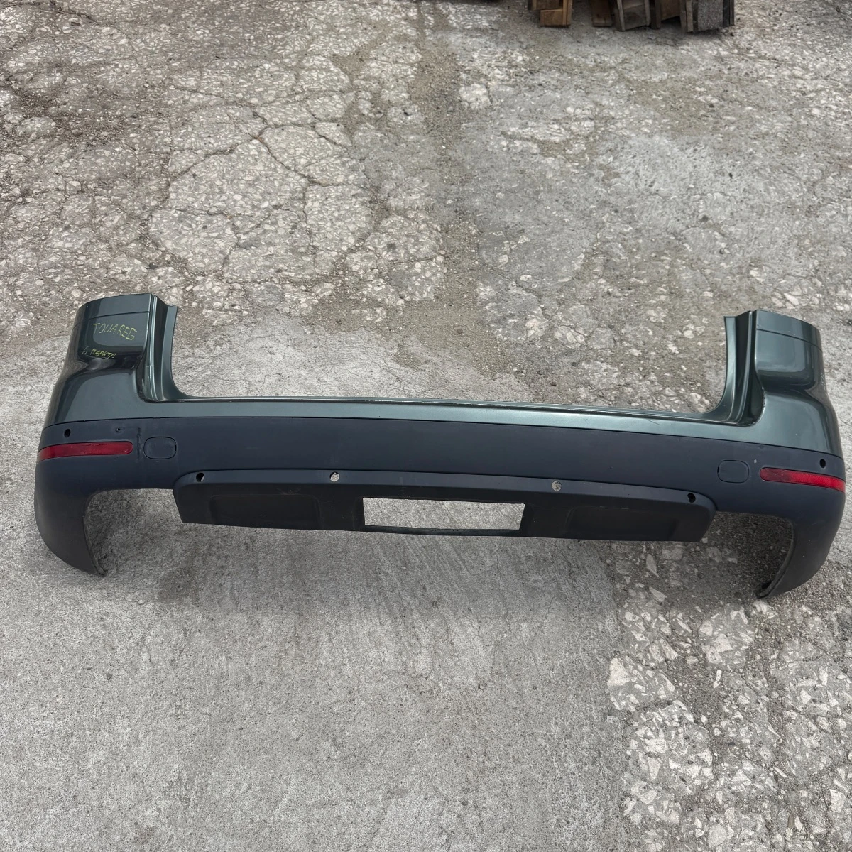 Задна броня за Volkswagen Touareg V10 6 парктроника 7L6807421 ном 77 7L6807421-7
